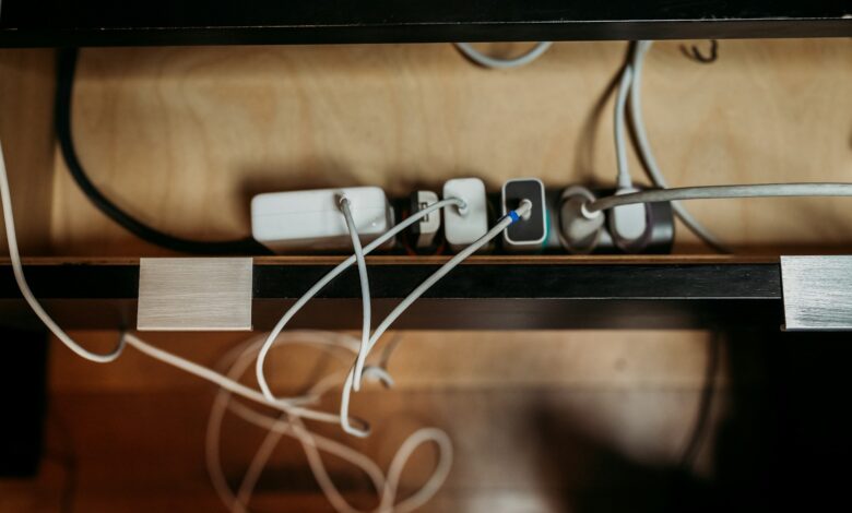 Magnetic cable organizer